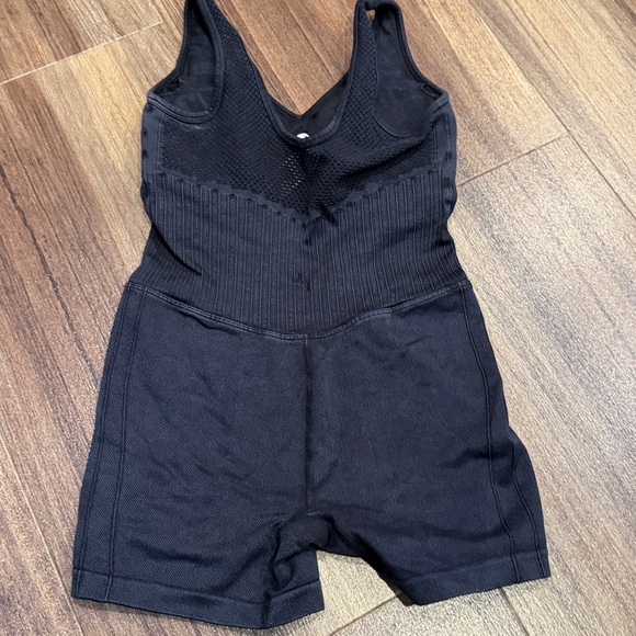JoyLab Black Ribbed V-Neck One-Piece - Picture 6 of 6